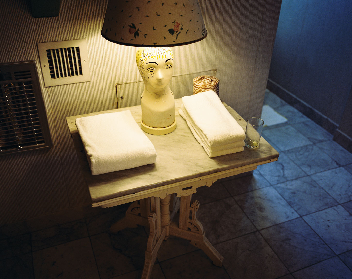 64-VintageLamp